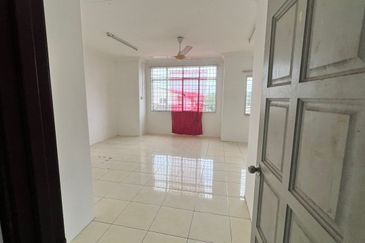 RUMAH TEREB 2 TINGKAT UNTUK DIJUAL DI PT 15509, TAMAN CHUKAI INDAH 2, JALAN HAJI WAN NGAH, CHUKAI, KEMAMAN, TERENGGANU
