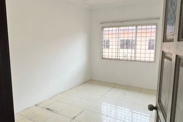 RUMAH TEREB 2 TINGKAT UNTUK DIJUAL DI PT 15509, TAMAN CHUKAI INDAH 2, JALAN HAJI WAN NGAH, CHUKAI, KEMAMAN, TERENGGANU