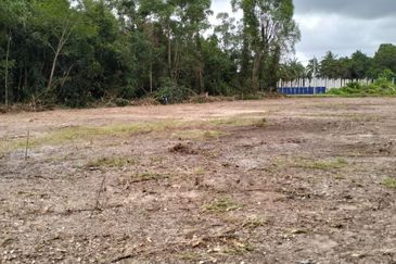 3 LOT TANAH PERUMAHAN UNTUK DIJUAL DI 200 METER DARI TRAFFIC LIGHT BERIS MERAGA KE TITIAN BERAYUN, KIJAL, KEMAMAN, TERENGGANU