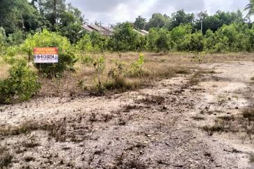 3 LOT TANAH PERUMAHAN UNTUK DIJUAL DI 200 METER DARI TRAFFIC LIGHT BERIS MERAGA KE TITIAN BERAYUN, KIJAL, KEMAMAN, TERENGGANU