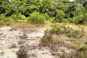 3 LOT TANAH PERUMAHAN UNTUK DIJUAL DI 200 METER DARI TRAFFIC LIGHT BERIS MERAGA KE TITIAN BERAYUN, KIJAL, KEMAMAN, TERENGGANU