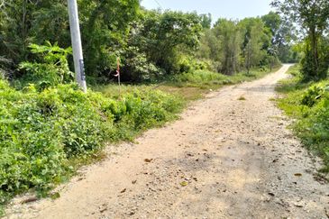 2 LOT TANAH PERUMAHAN UNTUK DIJUAL DI MERAGA BERIS, KIJAL, KEMAMAN, TERENGGANU