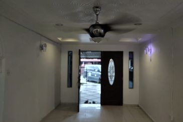 RUMAH TERES 2 TINGKAT UNTUK DIJUAL DI LOT 144, LORONG 4, KEMAMAN, TERENGGANU