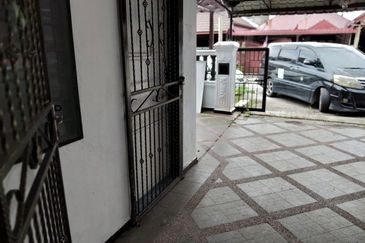 RUMAH TERES 2 TINGKAT UNTUK DIJUAL DI LOT 144, LORONG 4, KEMAMAN, TERENGGANU