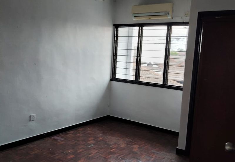 RUMAH TERES 2 TINGKAT UNTUK DIJUAL DI LOT 144, LORONG 4, KEMAMAN, TERENGGANU