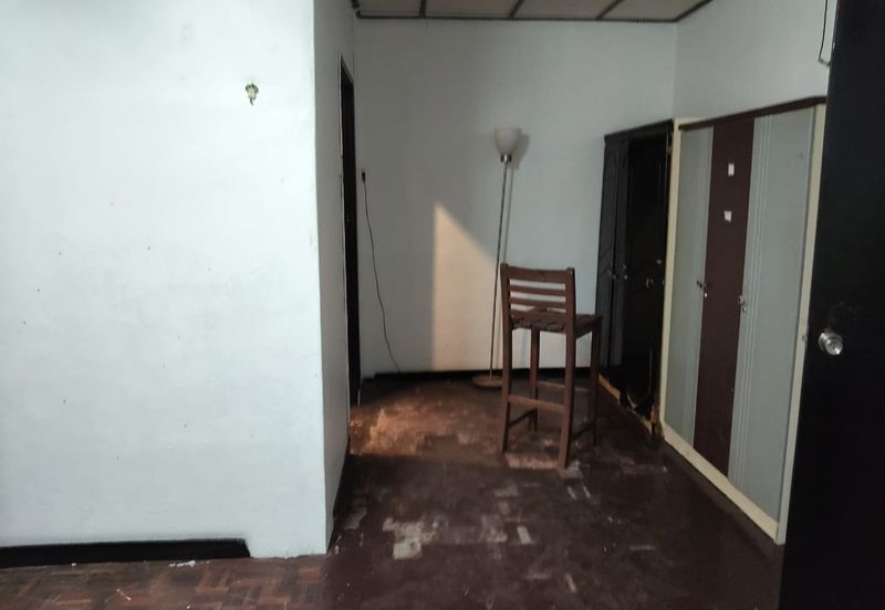 RUMAH TERES 2 TINGKAT UNTUK DIJUAL DI LOT 144, LORONG 4, KEMAMAN, TERENGGANU