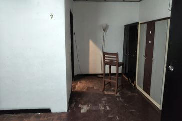 RUMAH TERES 2 TINGKAT UNTUK DIJUAL DI LOT 144, LORONG 4, KEMAMAN, TERENGGANU