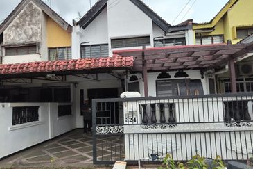 RUMAH TERES 2 TINGKAT UNTUK DIJUAL DI LOT 144, LORONG 4, KEMAMAN, TERENGGANU