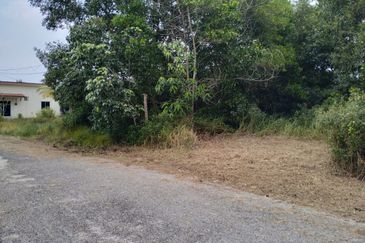 TANAH LOT PERUMAHAN UNTUK DIJUAL DI KAMPUNG BUKIT ALI, JALAN SRI NILAM 2/3B, CHUKAI, KEMAMAN, TERENGGANU