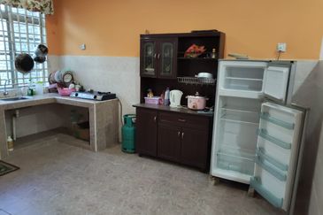 RUMAH SEMI D UNTUK DIJUAL DI NO 15294, TAMAN PENGKALAN PANDAN 2, CHUKAI, KEMAMAN, TERENGGANU