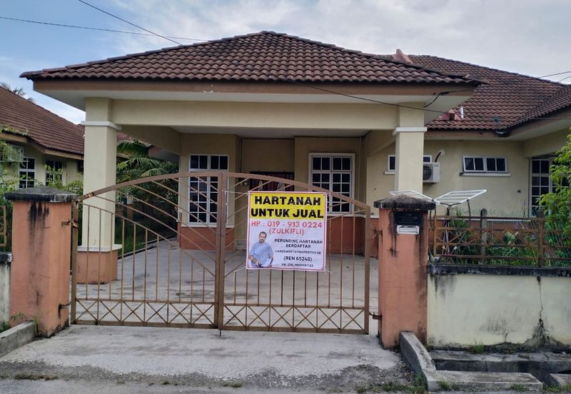 RUMAH SEMI D UNTUK DIJUAL DI NO 15294, TAMAN PENGKALAN PANDAN 2, CHUKAI, KEMAMAN, TERENGGANU