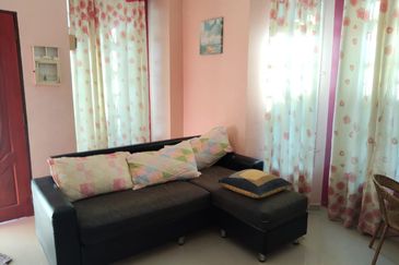 RUMAH SEMI D UNTUK DIJUAL DI NO 15294, TAMAN PENGKALAN PANDAN 2, CHUKAI, KEMAMAN, TERENGGANU