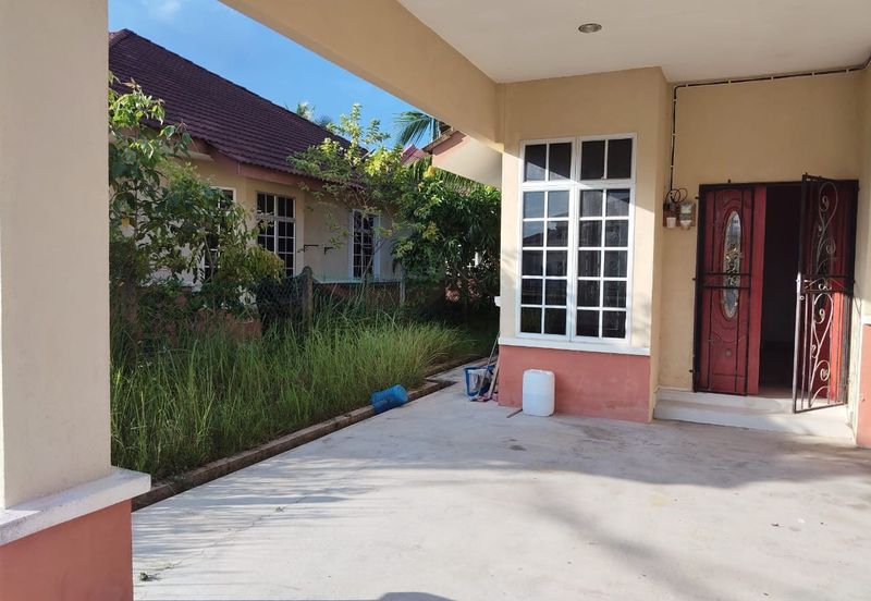 RUMAH SEMI D UNTUK DIJUAL DI NO 15294, TAMAN PENGKALAN PANDAN 2, CHUKAI, KEMAMAN, TERENGGANU