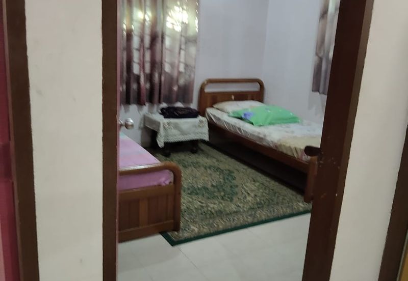 RUMAH SEMI D UNTUK DIJUAL DI NO 15294, TAMAN PENGKALAN PANDAN 2, CHUKAI, KEMAMAN, TERENGGANU
