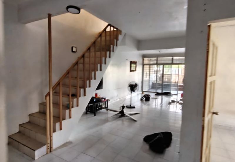 RUMAH SEMI D 2 TINGKAT UNTUK DIJUAL DI 4706, TAMAN JAKAR JAYA (BELAKANG MAYBANK), CHUKAI, KEMAMAN, TERENGGANU
