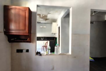 RUMAH SEMI D 2 TINGKAT UNTUK DIJUAL DI 4706, TAMAN JAKAR JAYA (BELAKANG MAYBANK), CHUKAI, KEMAMAN, TERENGGANU