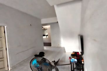 RUMAH SEMI D 2 TINGKAT UNTUK DIJUAL DI 4706, TAMAN JAKAR JAYA (BELAKANG MAYBANK), CHUKAI, KEMAMAN, TERENGGANU