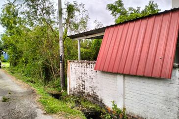 TANAH LOT PERUMAHAN UNTUK DIJUAL DI TENGAH BANDAR CHUKAI, BELAKANG HOTEL LULU, KAMPUNG BANGGUL KIRI, CHUKAI, KEMAMAN, TERENGGANU