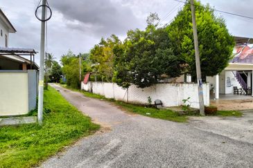 TANAH LOT PERUMAHAN UNTUK DIJUAL DI TENGAH BANDAR CHUKAI, BELAKANG HOTEL LULU, KAMPUNG BANGGUL KIRI, CHUKAI, KEMAMAN, TERENGGANU