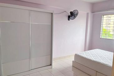 Vista Pinggiran, Taman Pinggiran Putra