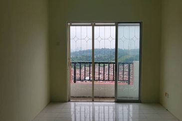 Vista Pinggiran, Taman Pinggiran Putra