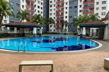 Vista Pinggiran, Taman Pinggiran Putra