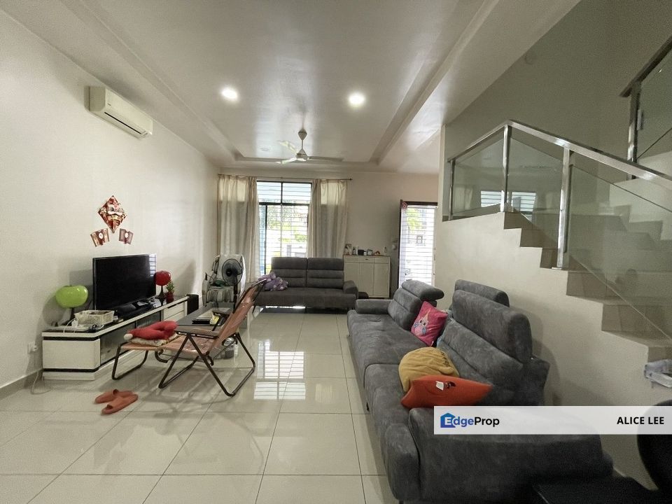 Taman Bukit Serdang, Seri Kembangan, Selangor, Spacious 3 Storey Superlink House, Selangor, Seri Kembangan