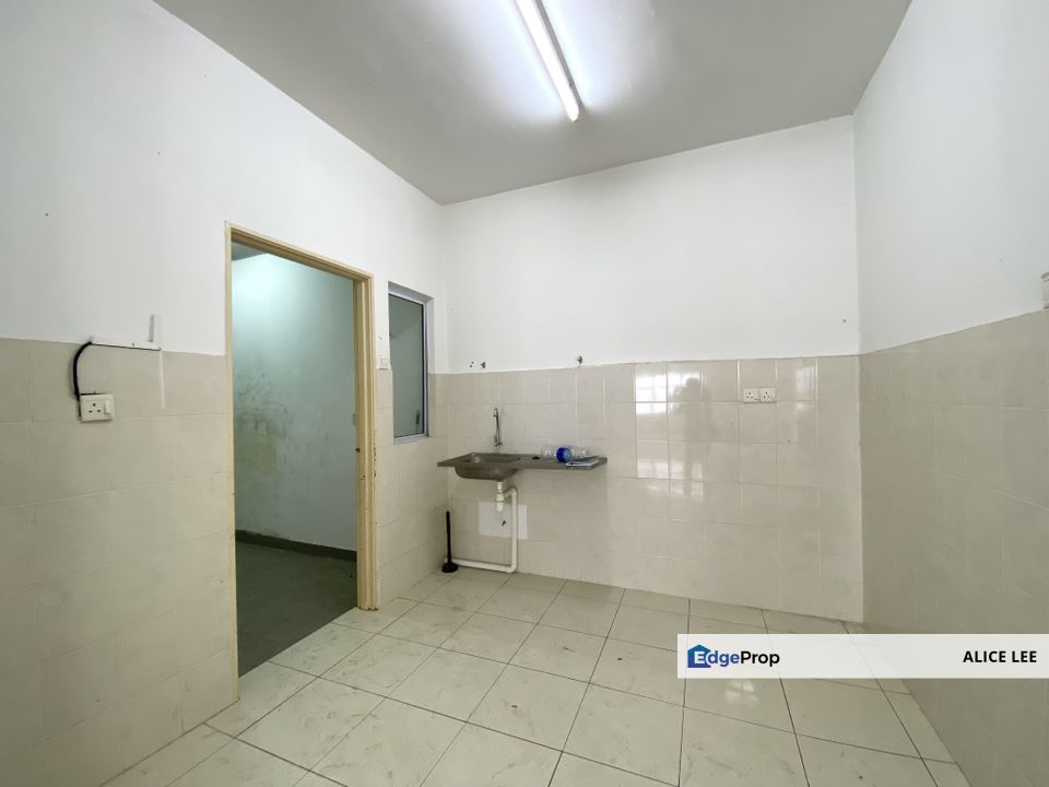 Koi Kinrara Suites, Jalan Pipit, Bandar Puchong Jaya, Puchong, Selangor , Selangor, Puchong