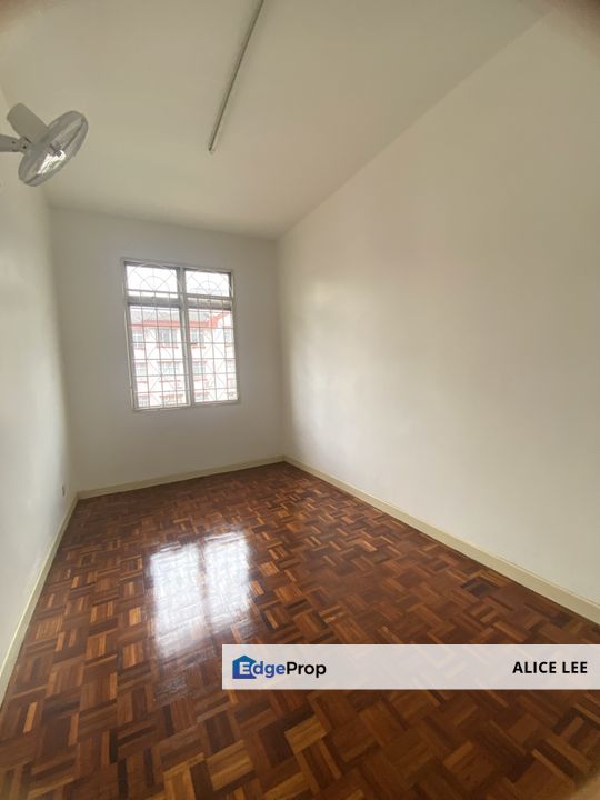 Partially Furnished Goodyear Court 8 For Rent , Selangor, USJ