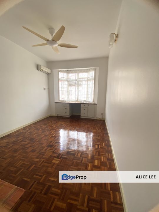 Partially Furnished Goodyear Court 8 For Rent , Selangor, USJ