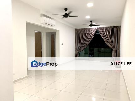 Partially Furnished City of Green Service Condominium [Corner Unit] KLCC View 4R3B 2carparks 1200 sq ft Freehold, Selangor, Seri Kembangan