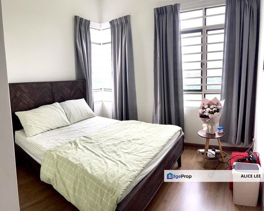 Residensi Hijauan  (The Greens) Corner Unit Partially Furnished Kitchen Fully Renovated 3R2B 3carparks Freehold, Selangor, Shah Alam