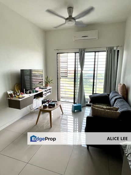 Residensi Hijauan  (The Greens) Corner Unit Partially Furnished Kitchen Fully Renovated 3R2B 3carparks Freehold, Selangor, Shah Alam