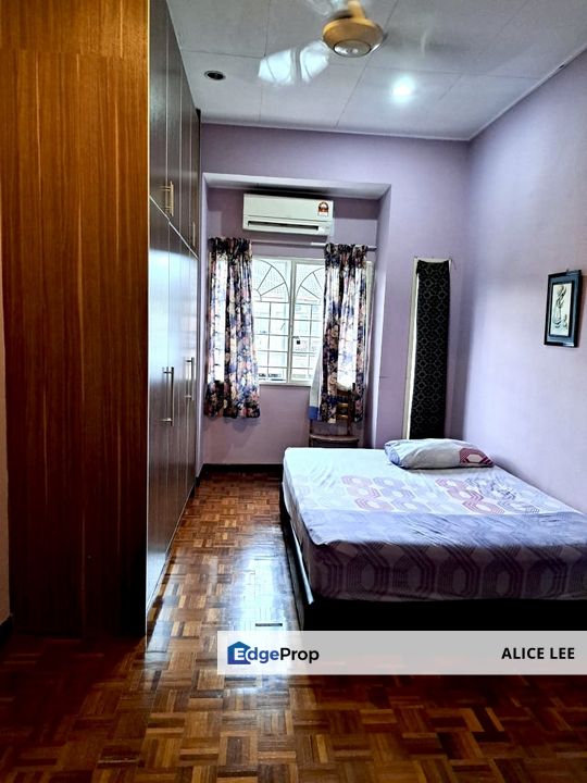 USJ 2  Double Storey Terrace Partially Furnished Move in condition 4R2B, Selangor, USJ