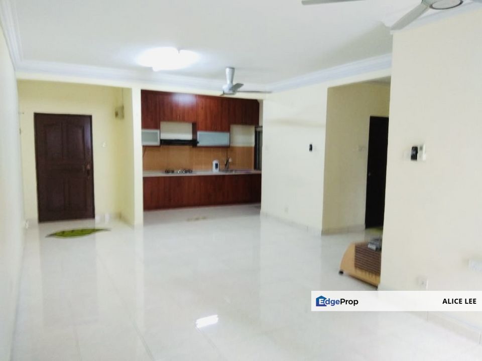Villamas Apartment, Puchong, 3R2B1C Partially Furnished Built up 1058 sq ft, Selangor, Puchong
