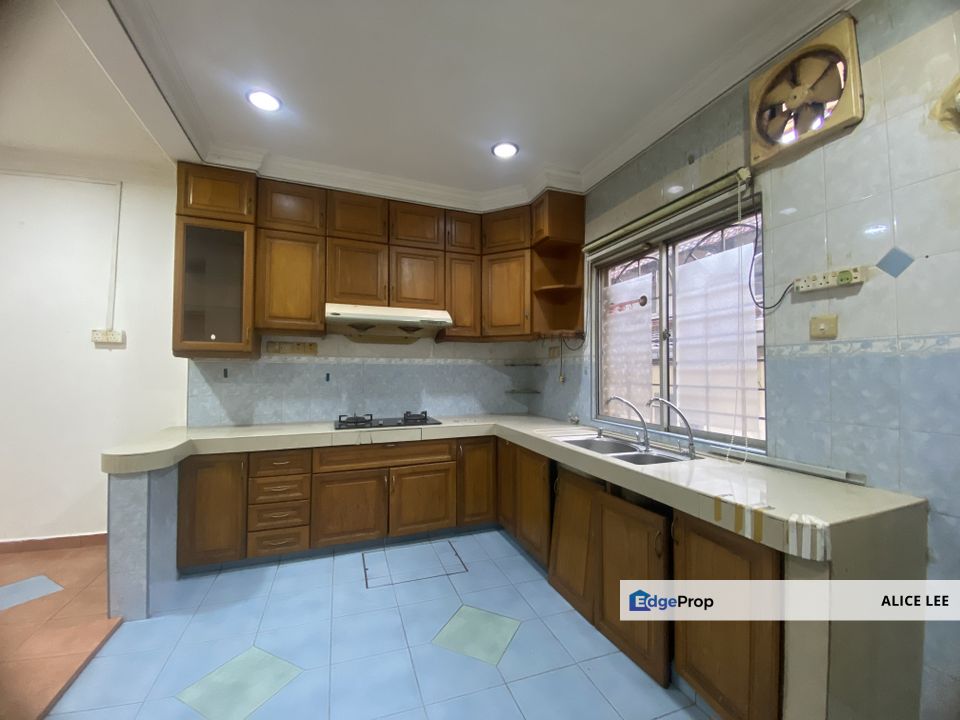 Bandar Puchong Jaya, Puchong, Fully Renovated & Extended Double Storey Terrace Freehold , Selangor, Puchong