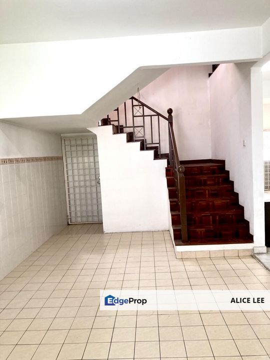 Putra Heights Double Storey Terrace house 4R3B Move in Condition , Selangor, Subang Jaya
