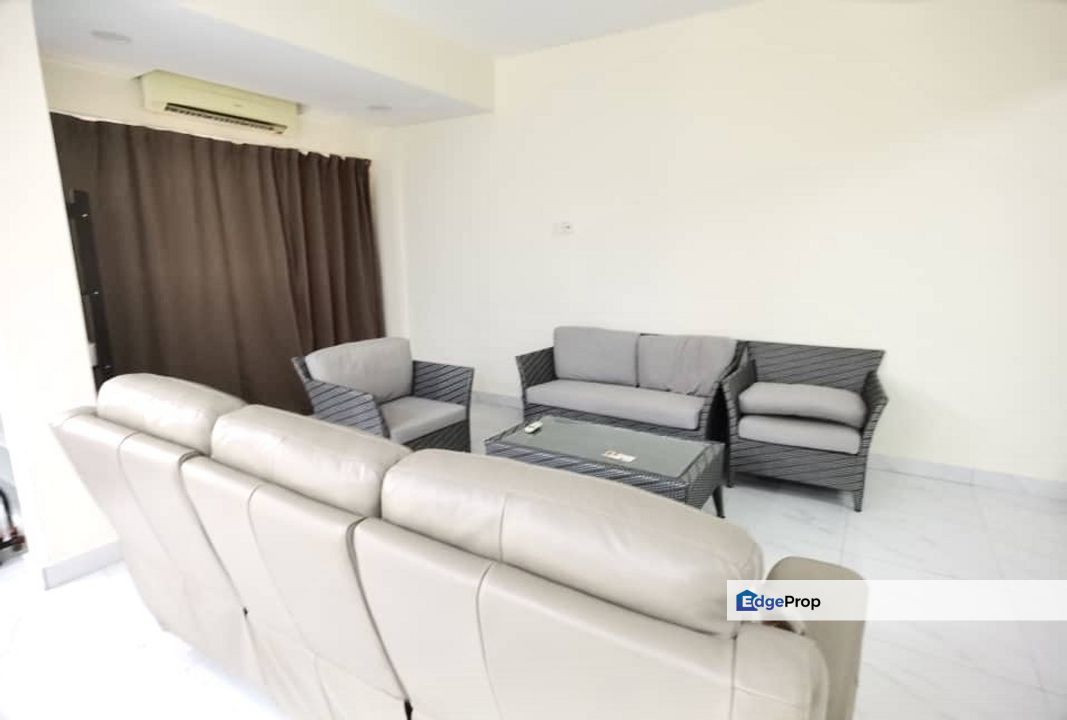 Puchong Hartamas Double Storey Terrace Fully Renovated Freehold , Selangor, Puchong