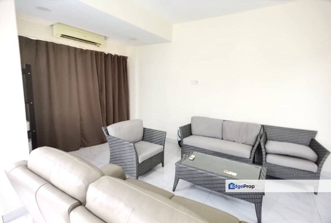 Puchong Hartamas Double Storey Terrace Fully Renovated Freehold , Selangor, Puchong