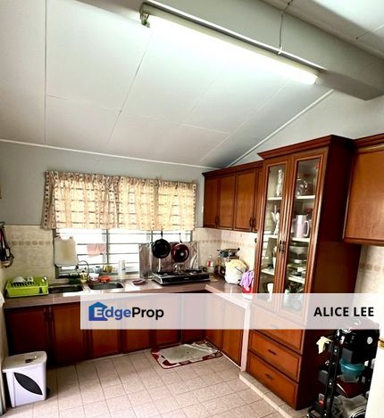 USJ 20 Double Storey Terrace Kitchen Fully Renovated with Kitchen Cabinets Freehold, Selangor, USJ