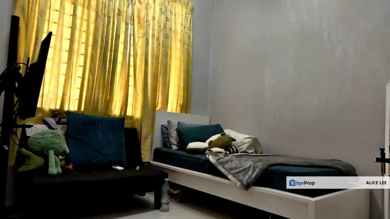 USJ 20 Double Storey Terrace Kitchen Fully Renovated with Kitchen Cabinets Freehold, Selangor, USJ