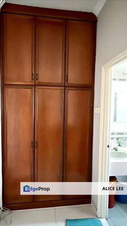 USJ 20 Double Storey Terrace Kitchen Fully Renovated with Kitchen Cabinets Freehold, Selangor, USJ