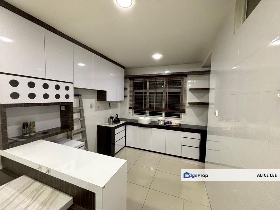 Taman Denai Puchong, Puchong Selangor Fully Renovated 3 Storey Terrace for Sales, Selangor, Puchong