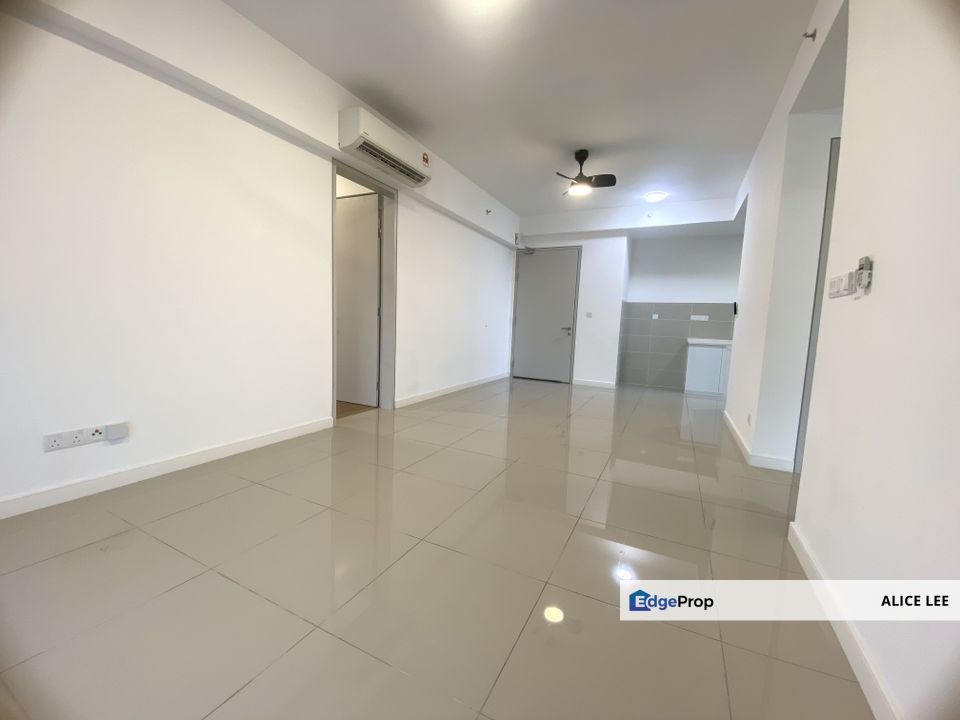 The Pulse Residence, Bandar Puteri Puchong, Corner Lot Partially Furnished with Balcony , Selangor, Puchong