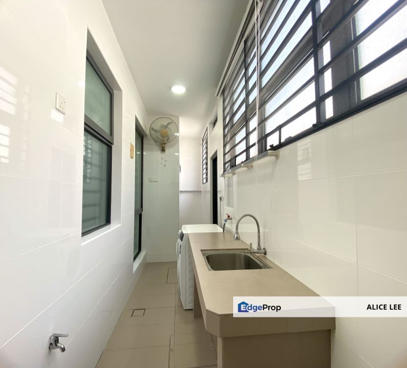 Taman Putra Prima, PP6 Partially Furnished Double Storey Terrace  for Sales, Selangor, Puchong