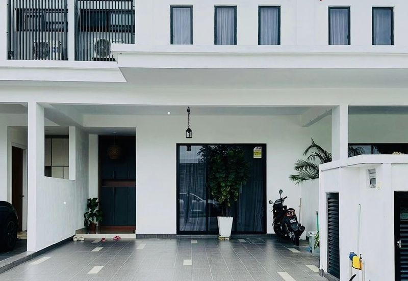 Reef Of Tropics, Setia Eco Glades