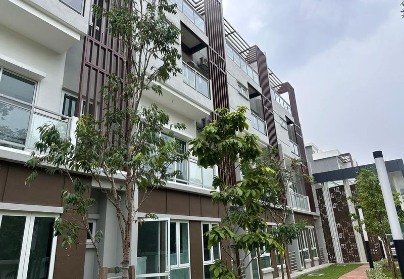 4 Stry Villa,3.7k sqft,6r5b,Free legal,0% downpayment,Facing South,5 Carpark