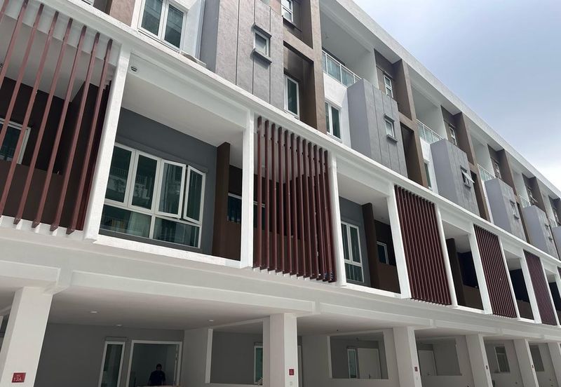 4 Stry Villa,3.7k sqft,6r5b,Free legal,0% downpayment,Facing South,5 Carpark