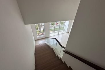 4 Stry Villa,3.7k sqft,6r5b,Free legal,0% downpayment,Facing South,5 Carpark