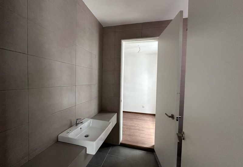 4 Stry Villa,3.7k sqft,6r5b,Free legal,0% downpayment,Facing South,5 Carpark